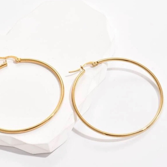 18K Gold Plated Round Hoop Earring - Picture 2 of 2